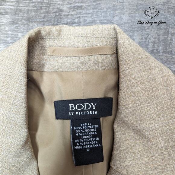 Body by Victoria 3 Button Blazer Size 0 - Picture 2 of 5